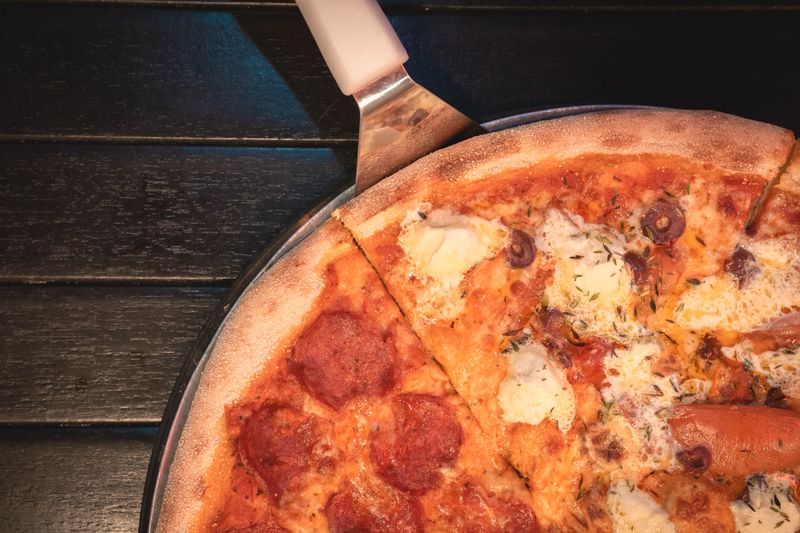Green Lantern Special pizza with fresh vegetables and mozzarella
